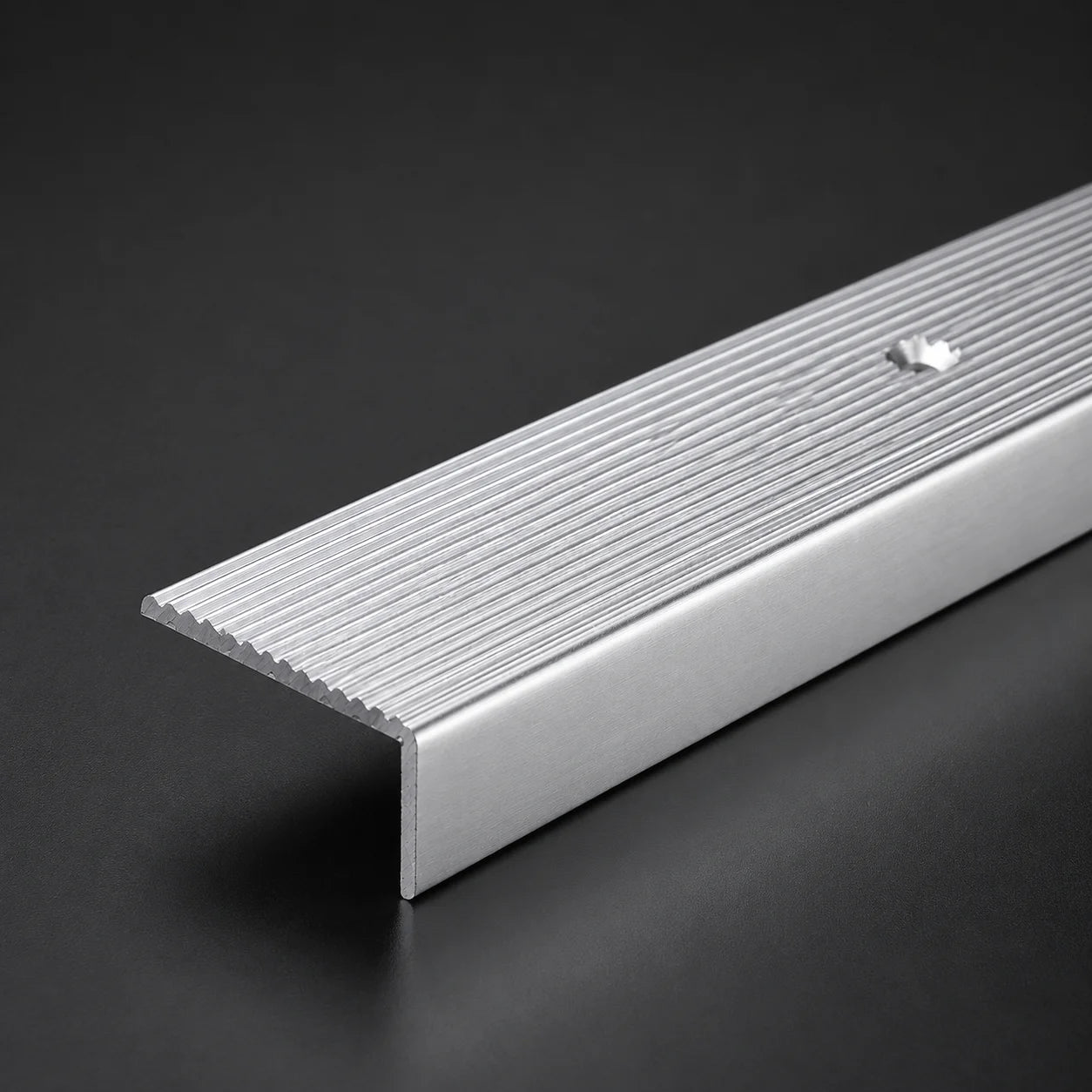 40 x 20mm Aluminium Non-Slip Ribbed Stair Nosing Edge Trim Screw Fix in silver color
